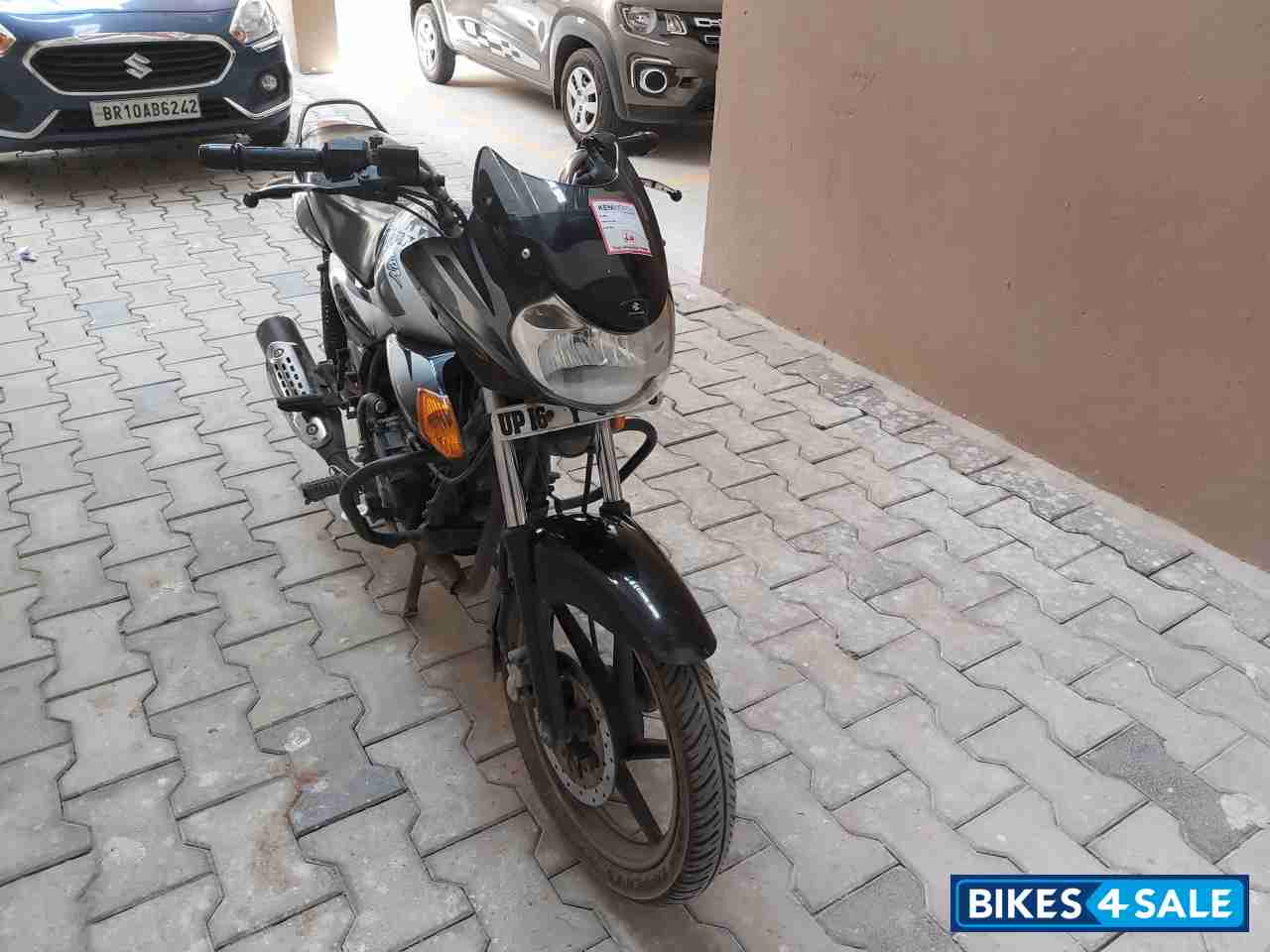 Gray Bajaj Discover DTSi 135