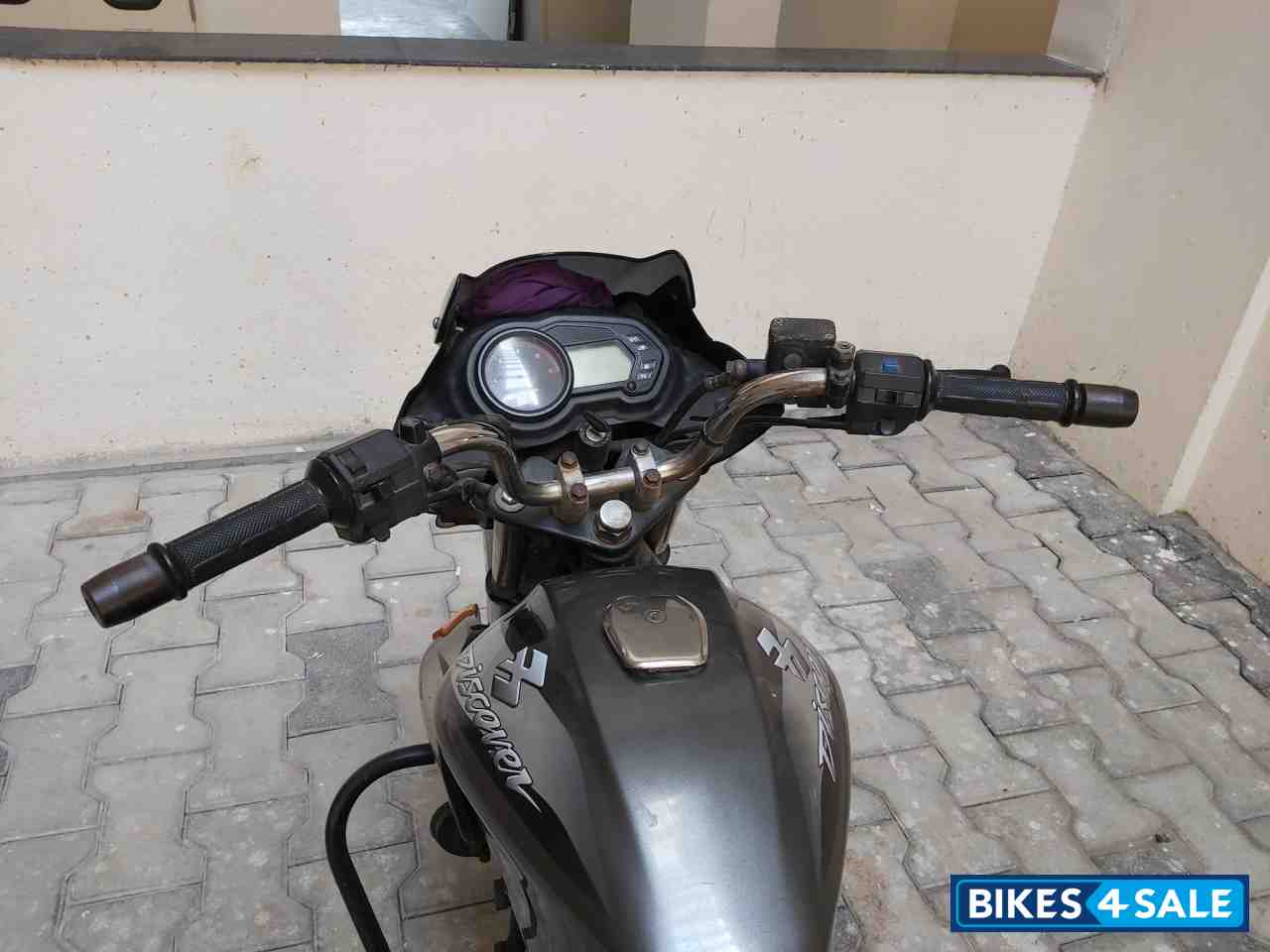 Gray Bajaj Discover DTSi 135