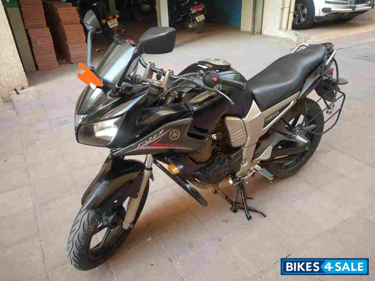 Black Yamaha Fazer