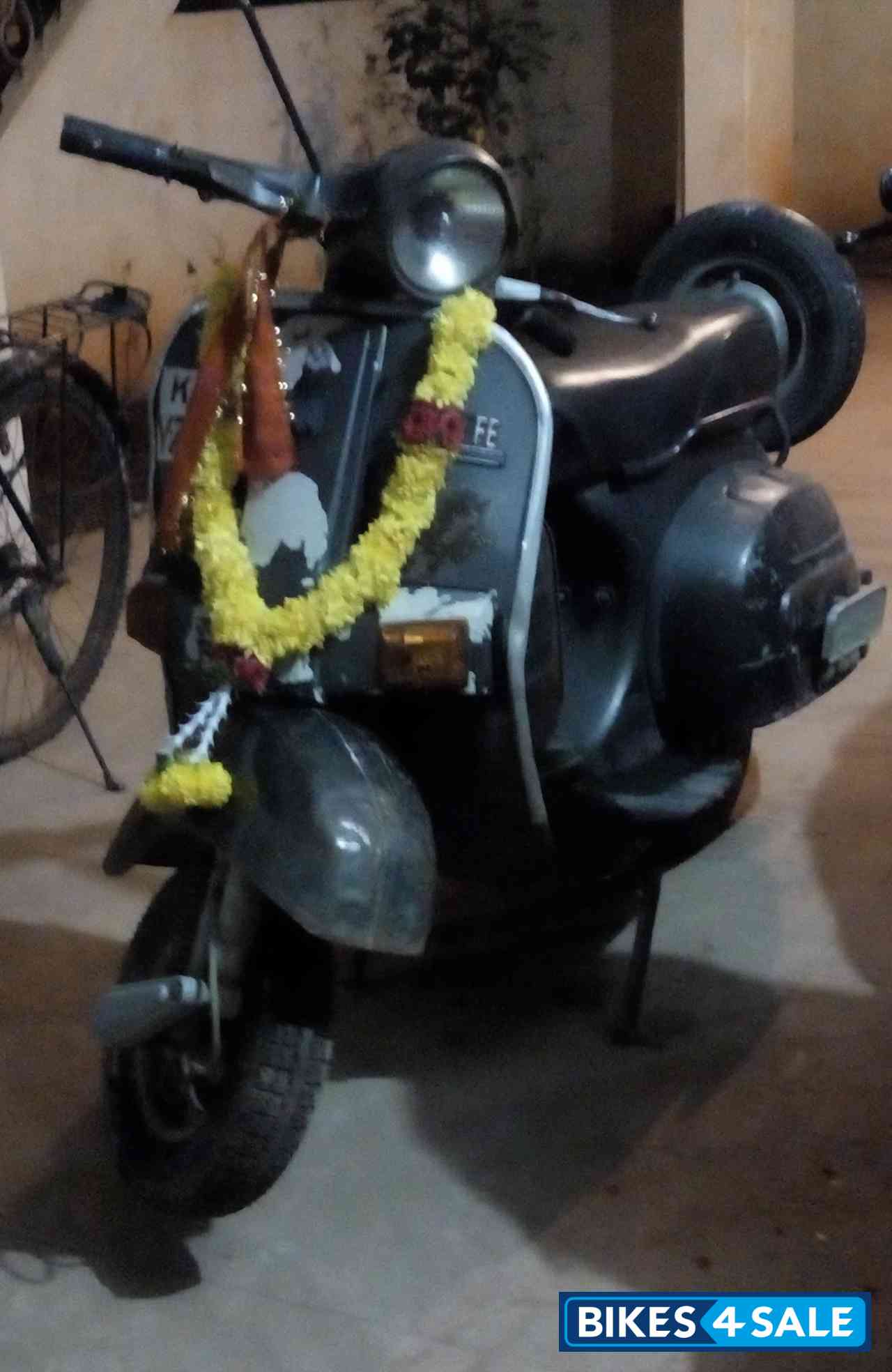 Grey Bajaj Super FE Grey Bajaj Super FE