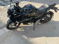 Black Sparkle Suzuki Gixxer SF Fi
