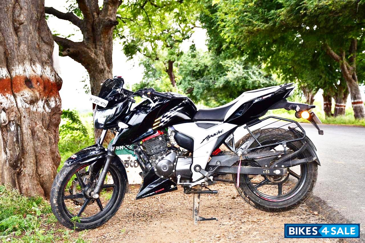 TVS Apache RTR 160 4V BS6