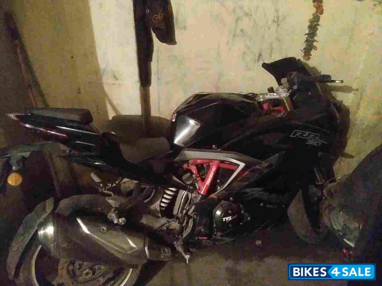 Black TVS Apache RR 310