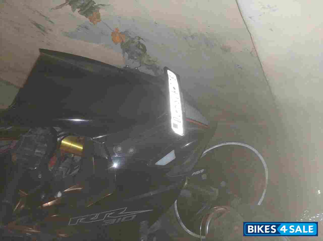 Black TVS Apache RR 310