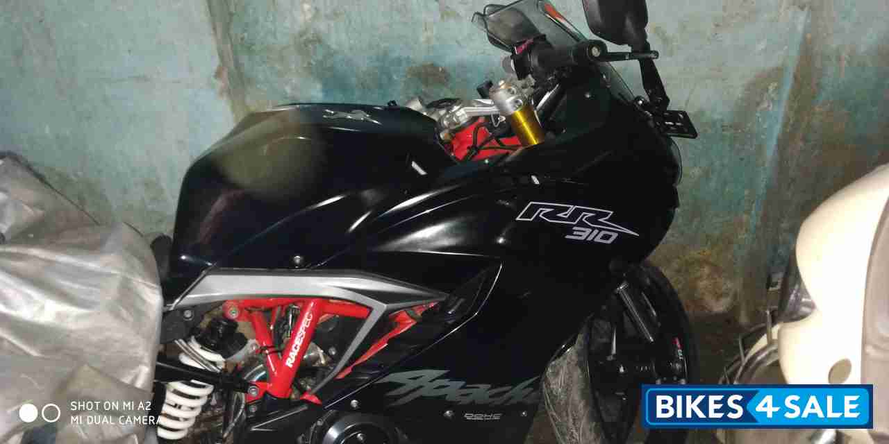 Black TVS Apache RR 310