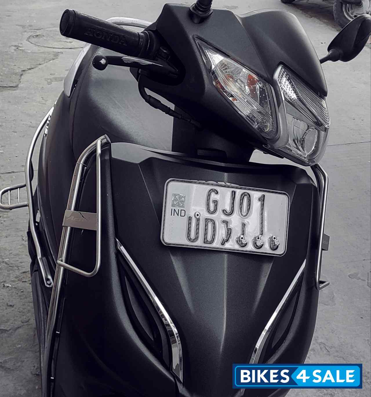 Gray Honda Activa 5G