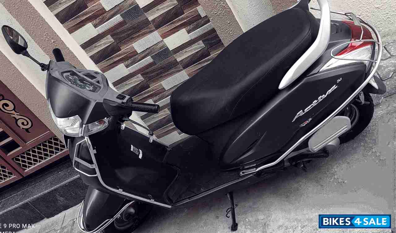 Gray Honda Activa 5G