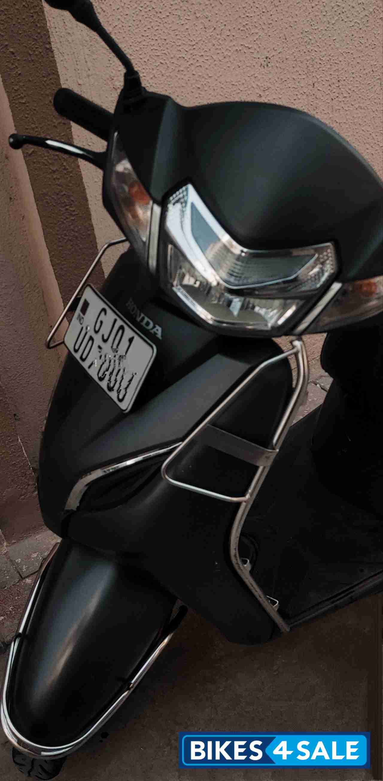 Gray Honda Activa 5G