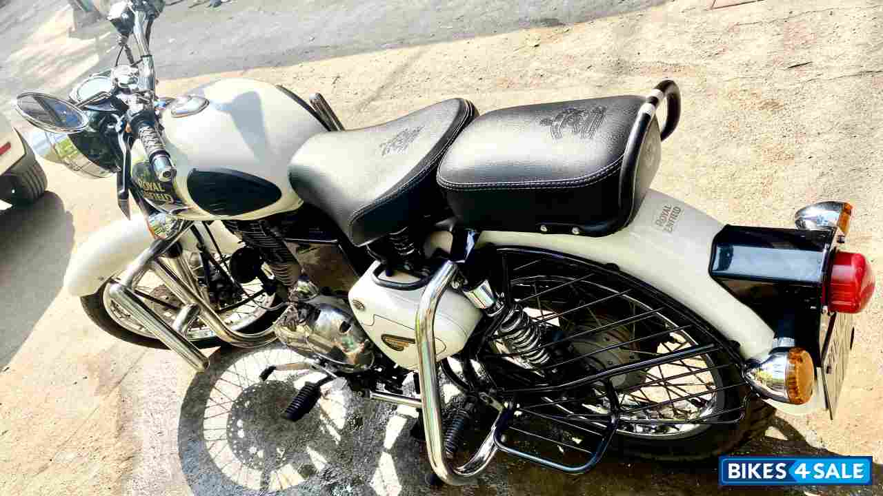 White Royal Enfield Bullet Standard 350