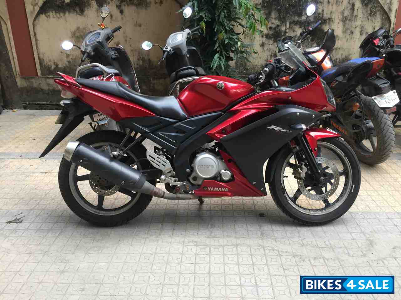 Red Yamaha YZF R15