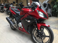 Red Yamaha YZF R15