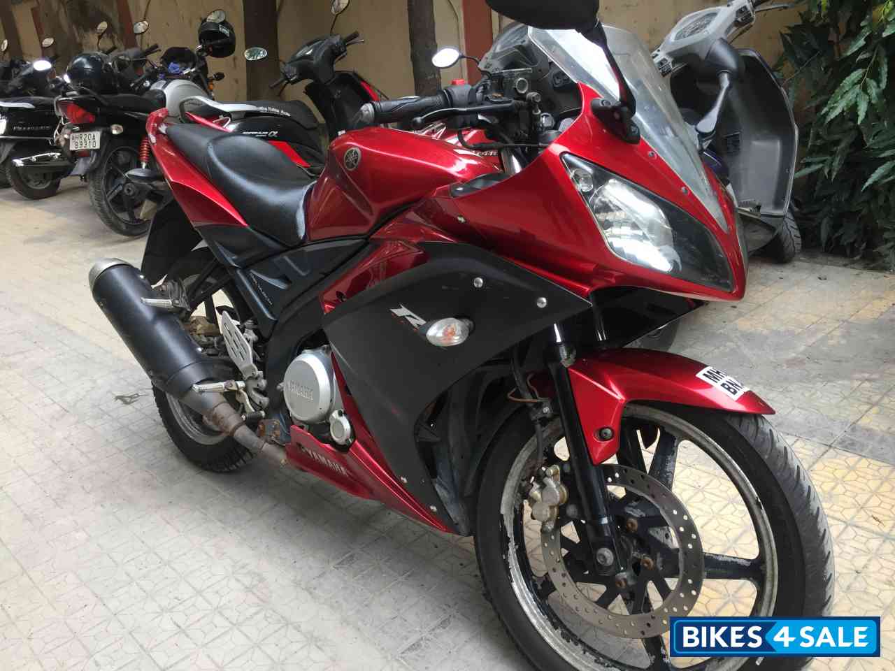 Red Yamaha YZF R15
