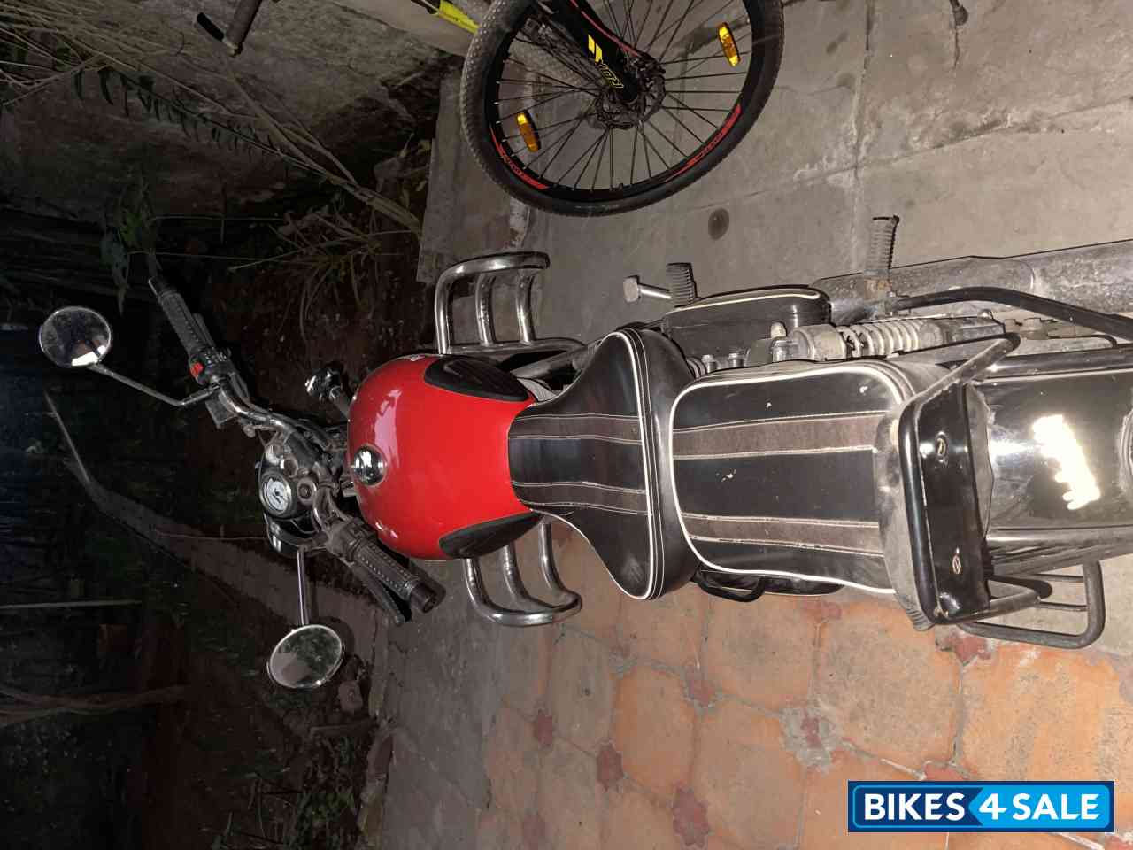 Black Royal Enfield Classic 350 Black Royal Enfield Classic 350