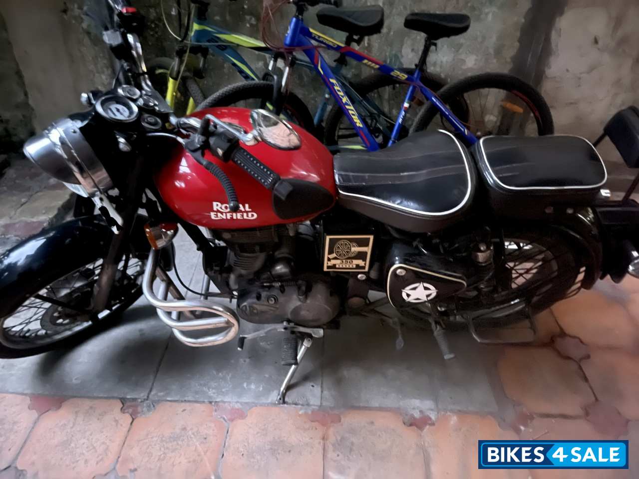 Black Royal Enfield Classic 350 Black Royal Enfield Classic 350