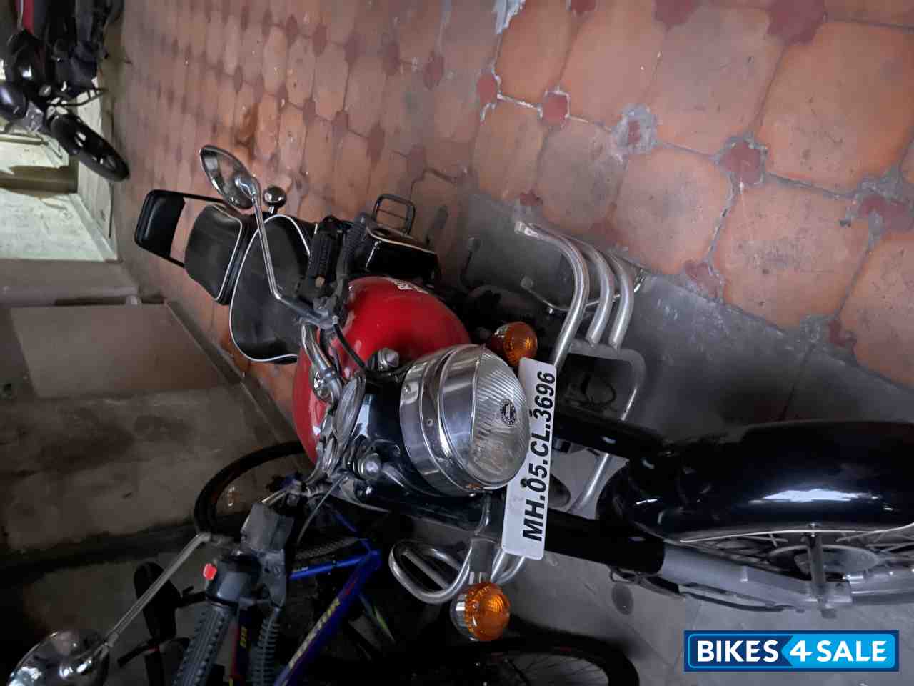 Black Royal Enfield Classic 350 Black Royal Enfield Classic 350