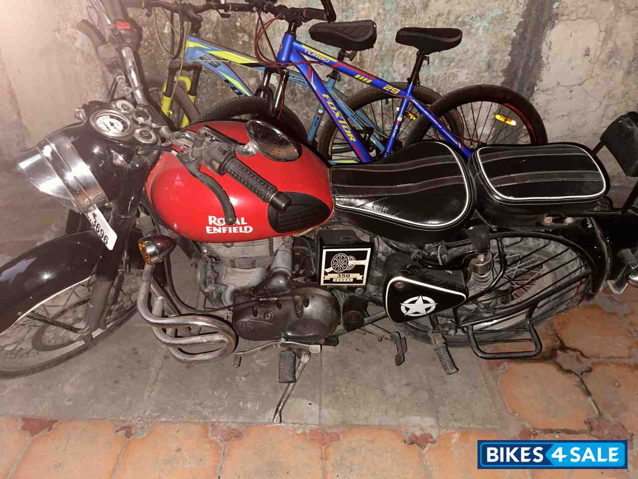 Black Royal Enfield Classic 350 Black Royal Enfield Classic 350