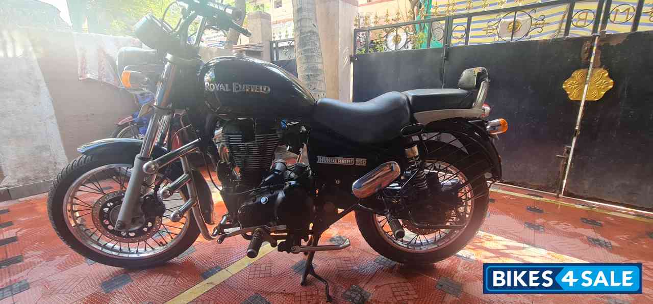 Black Royal Enfield Thunderbird 350