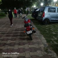 Red Bajaj Avenger 220 DTS-i