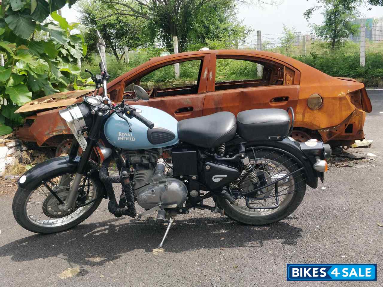 Redittch Blue Royal Enfield Classic 350 Redditch Blue