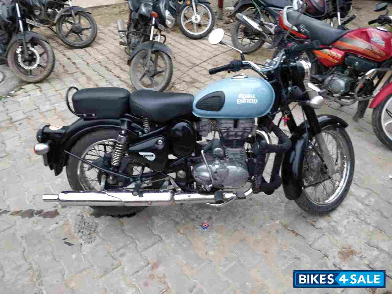 Redittch Blue Royal Enfield Classic 350 Redditch Blue Redittch Blue Royal Enfield Classic 350 Redditch Blue