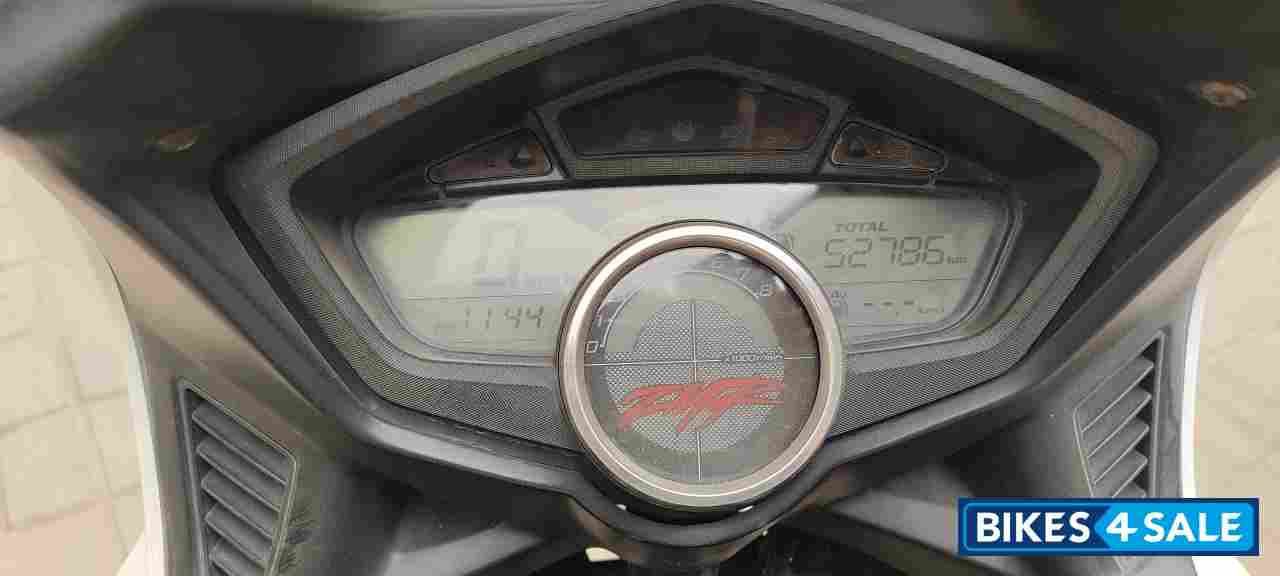 White Hero Karizma ZMR