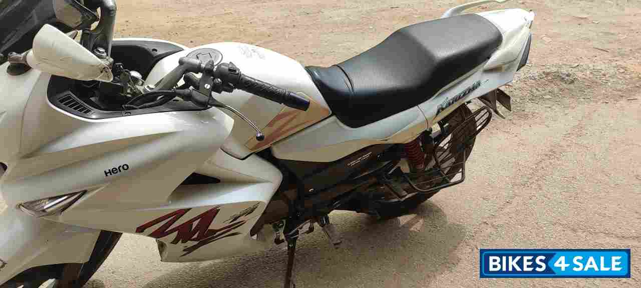 White Hero Karizma ZMR