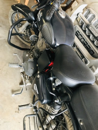 Stealth Black Royal Enfield Classic Stealth Black