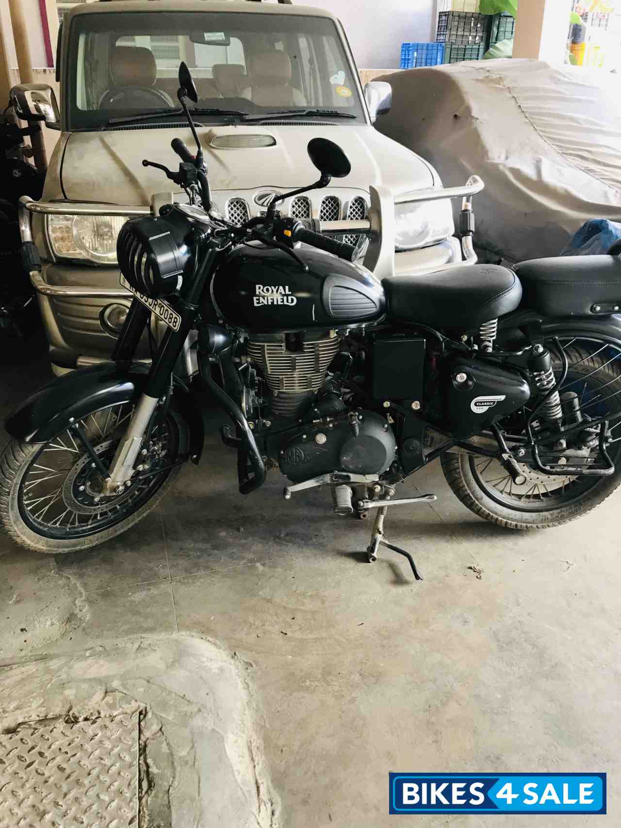 Stealth Black Royal Enfield Classic Stealth Black