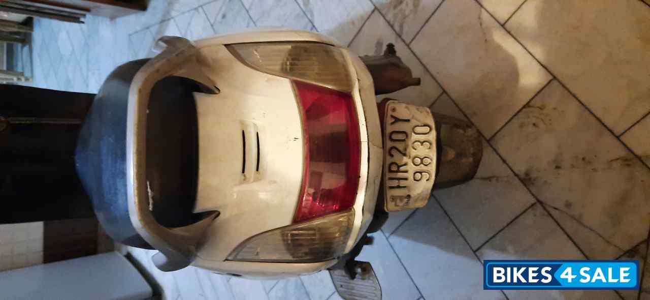 P S White Honda Activa