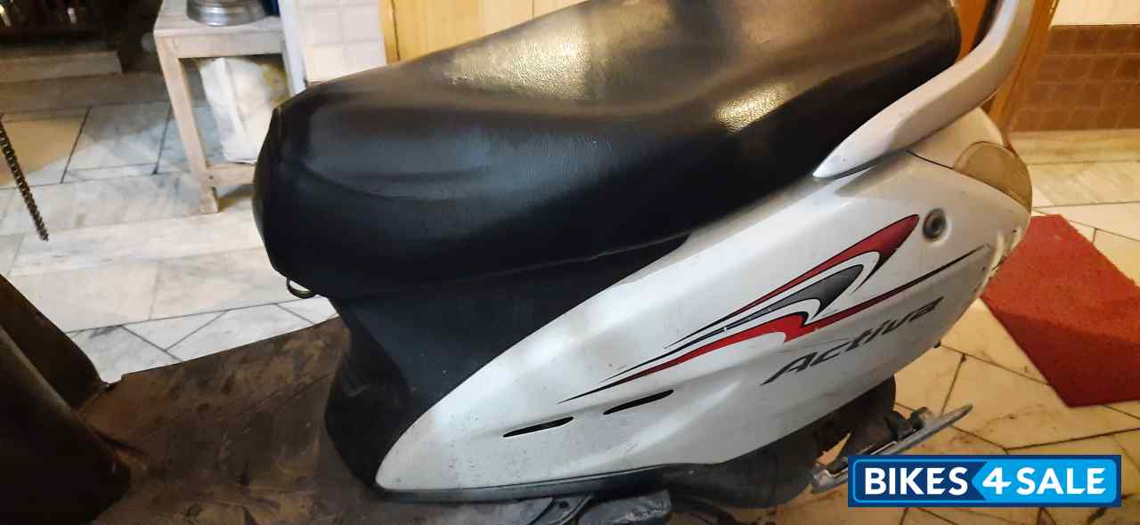 P S White Honda Activa