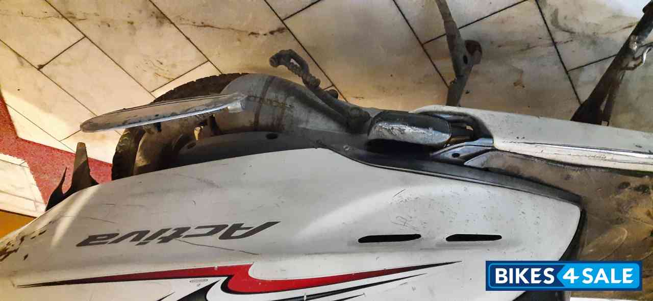 P S White Honda Activa