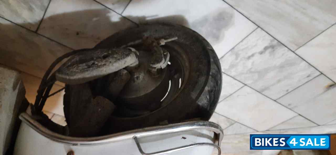 P S White Honda Activa