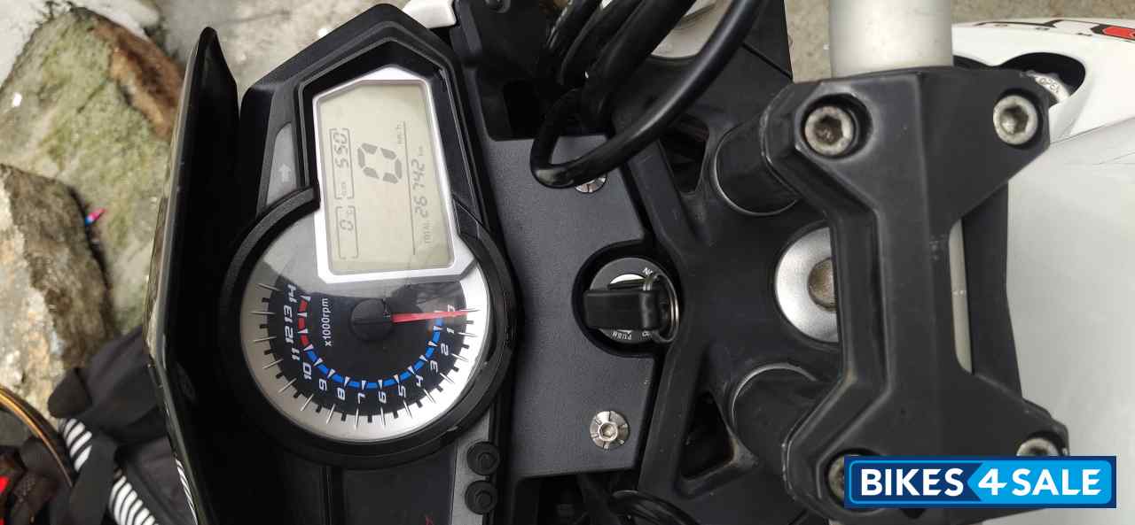 White Benelli TNT 300