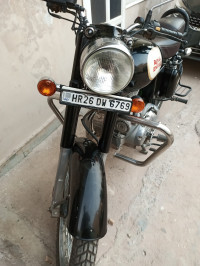 Black Royal Enfield Classic 350