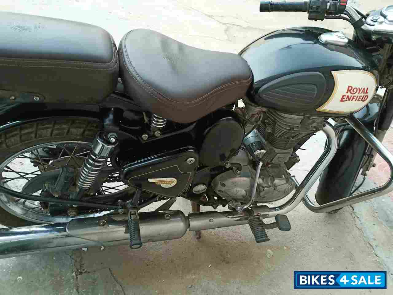 Black Royal Enfield Classic 350