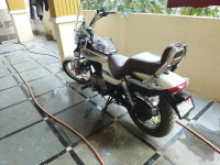 Moon White Bajaj Avenger Cruise 220 BS6