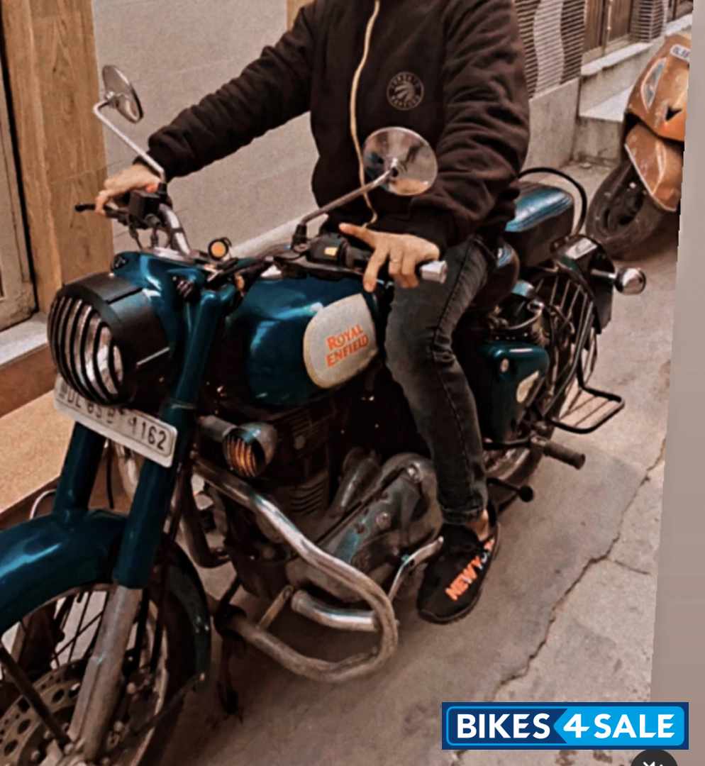 Blue Royal Enfield Classic 350 Blue Royal Enfield Classic 350