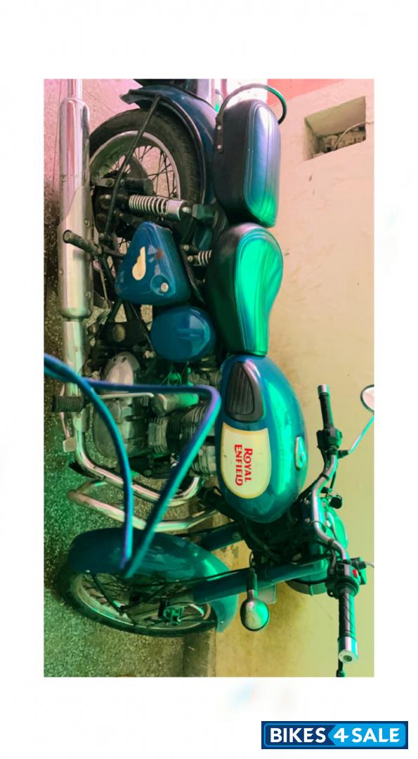 Blue Royal Enfield Classic 350 Blue Royal Enfield Classic 350