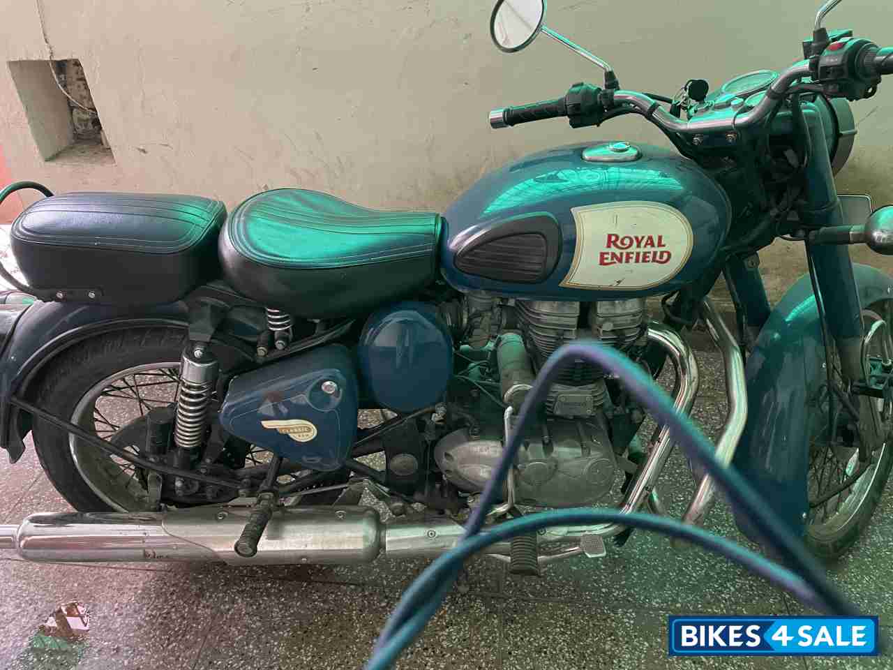 Blue Royal Enfield Classic 350 Blue Royal Enfield Classic 350