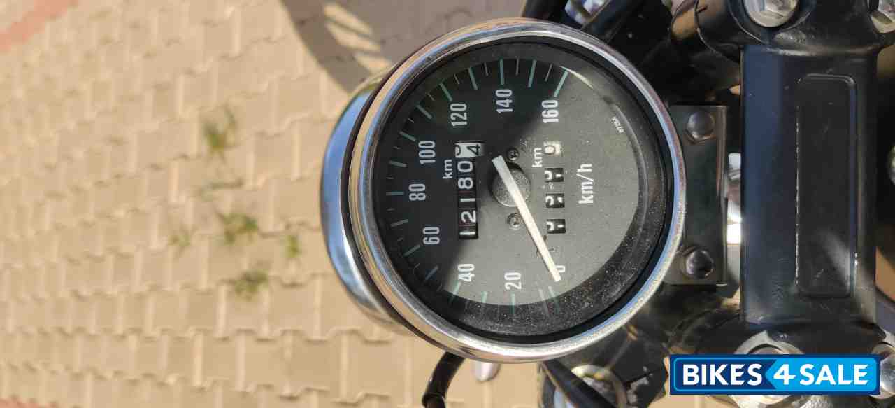 Black Bajaj Avenger Street 220