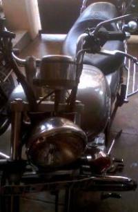 Silver Grey Bajaj Avenger 180 DTS-i