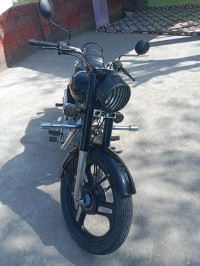 Black Royal Enfield Bullet Standard 350