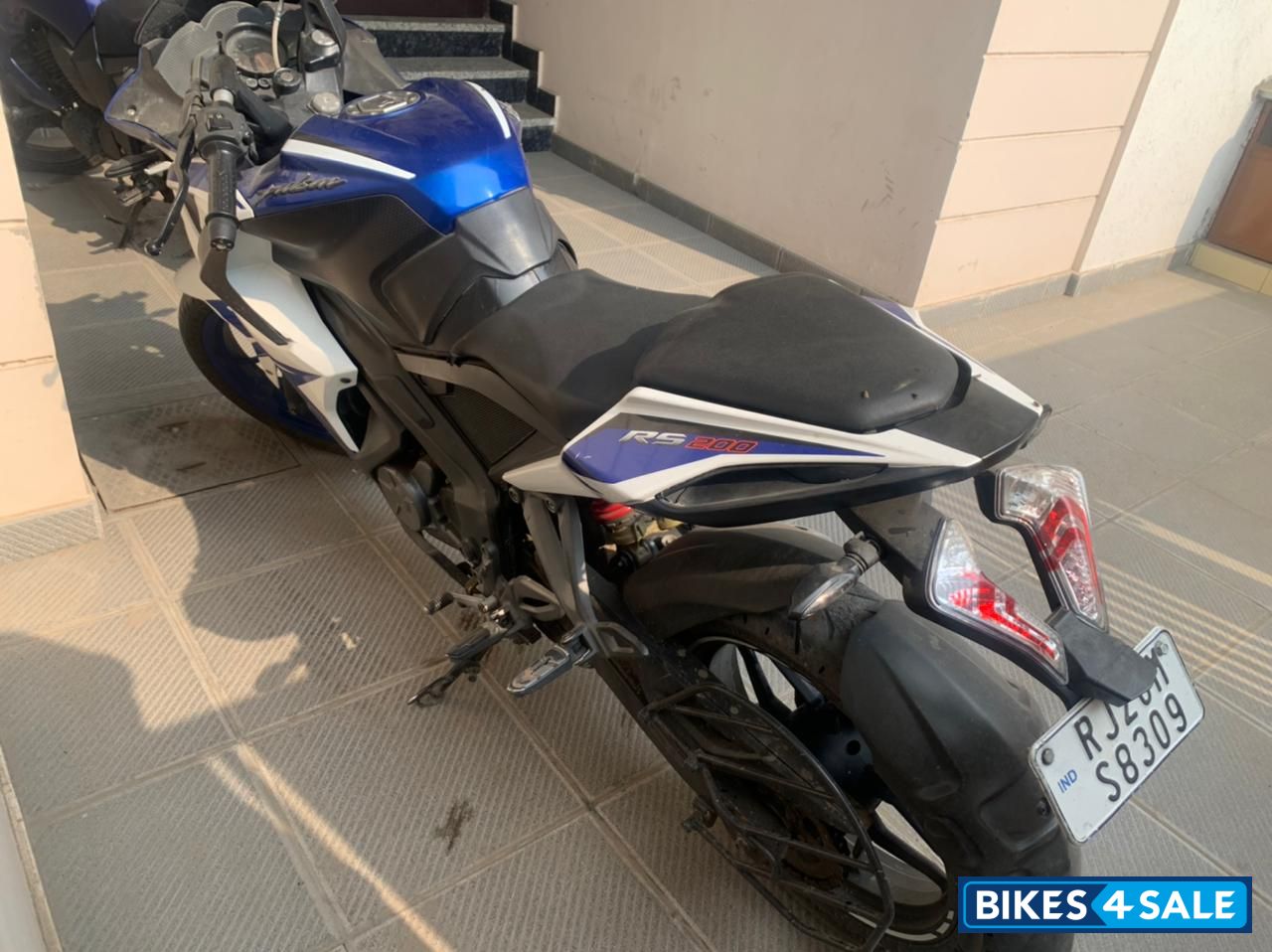 Bajaj Pulsar RS 200 ABS Bajaj Pulsar RS 200 ABS