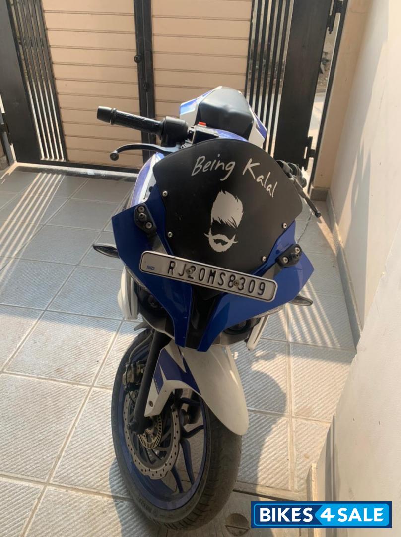 Bajaj Pulsar RS 200 ABS Bajaj Pulsar RS 200 ABS