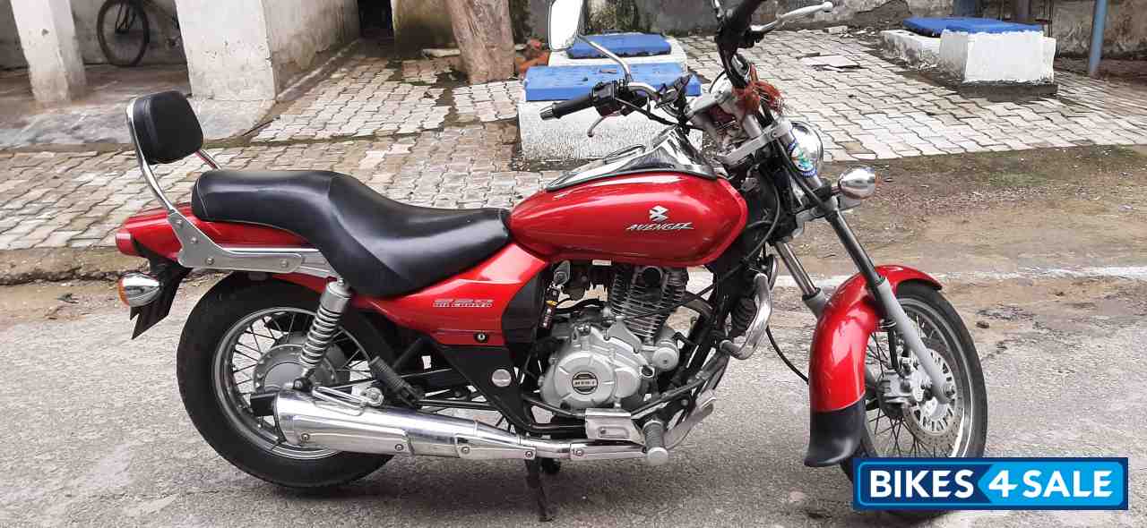 Bajaj Avenger 220 DTS-i Bajaj Avenger 220 DTS-i