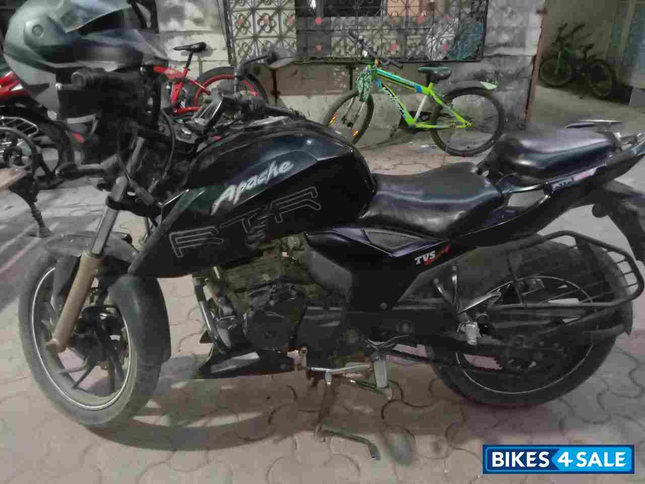 TVS Apache RTR 200 4V TVS Apache RTR 200 4V