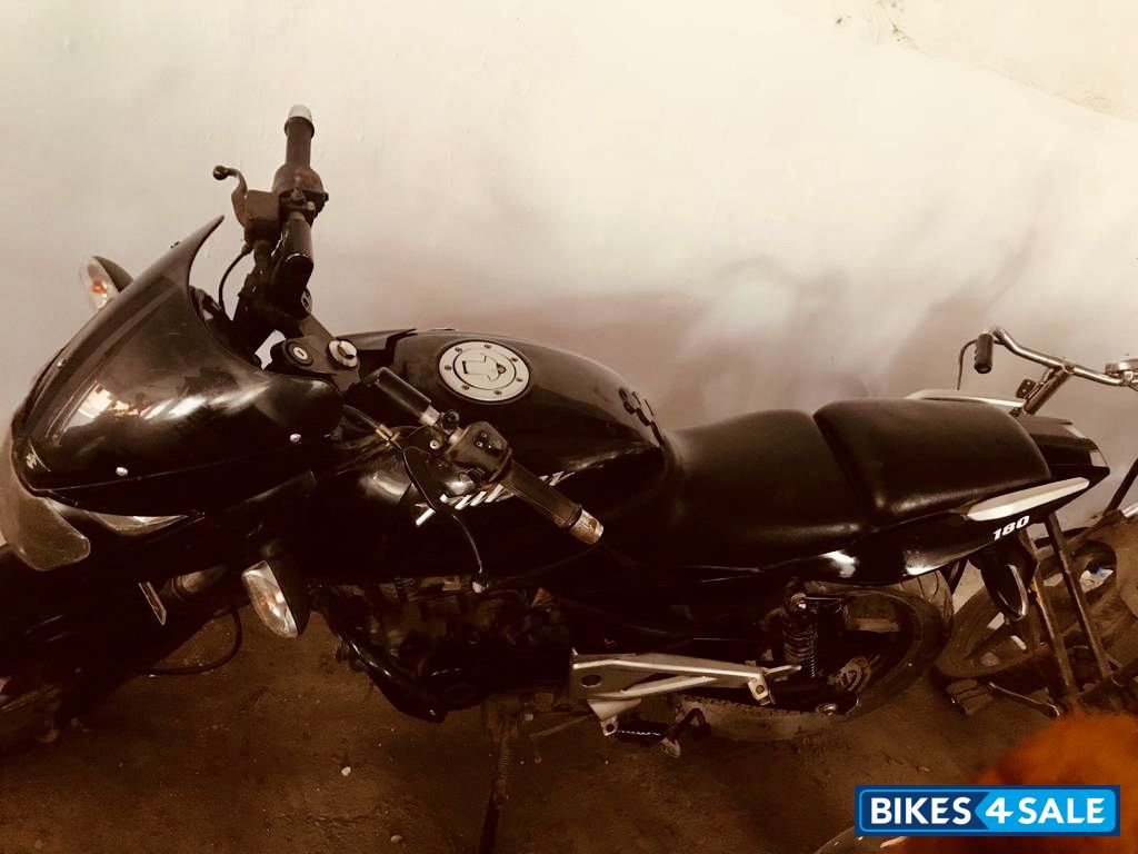 Black Bajaj Pulsar 180 DTSi