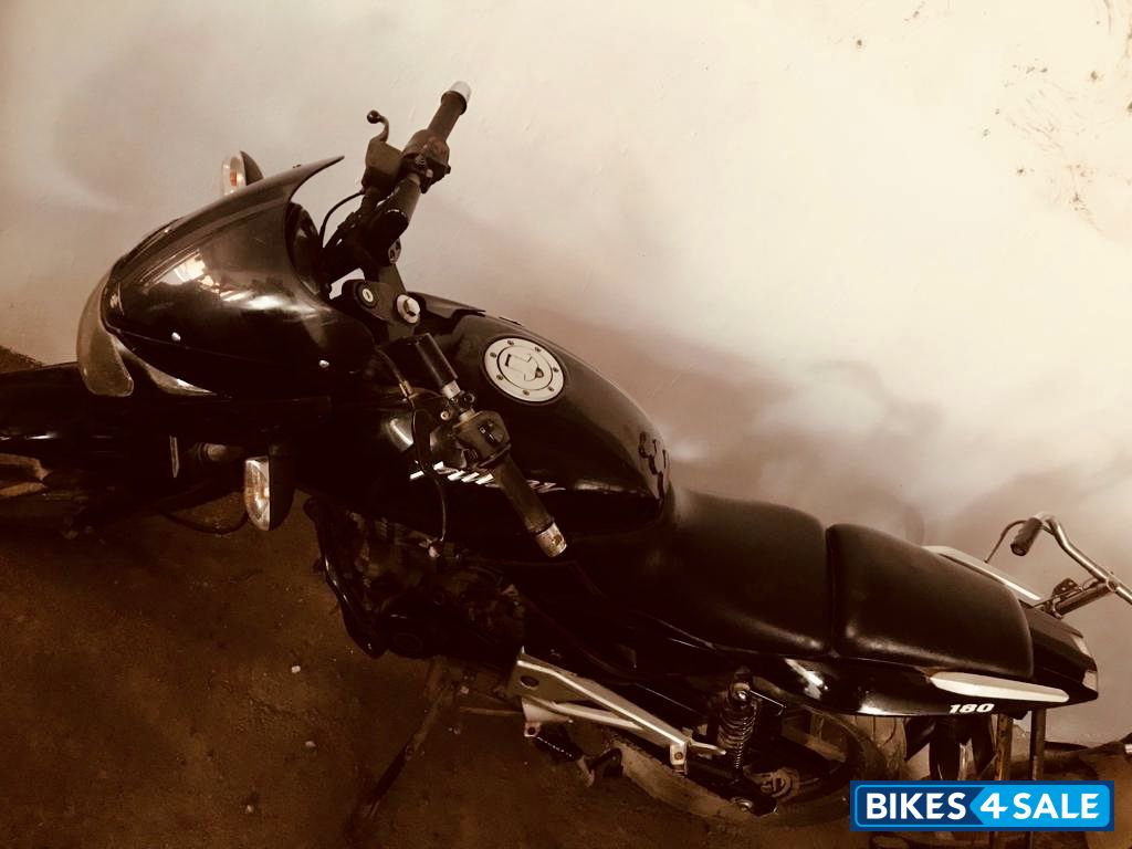 Black Bajaj Pulsar 180 DTSi