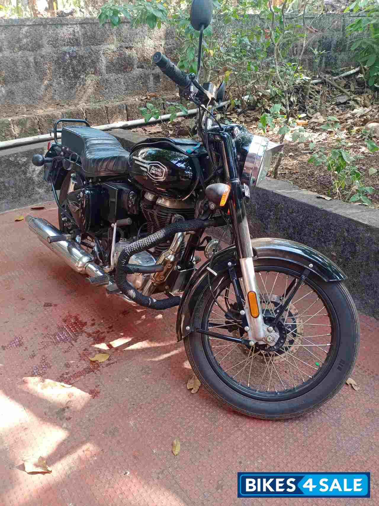 Onix Black Royal Enfield Bullet 350 KS BS6