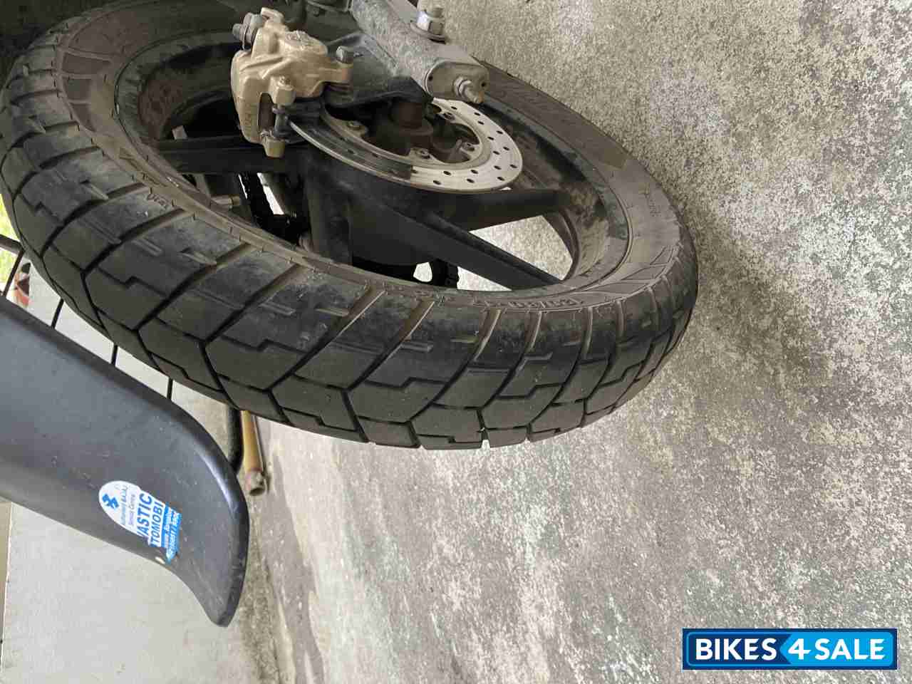 Black Bajaj Pulsar 220F